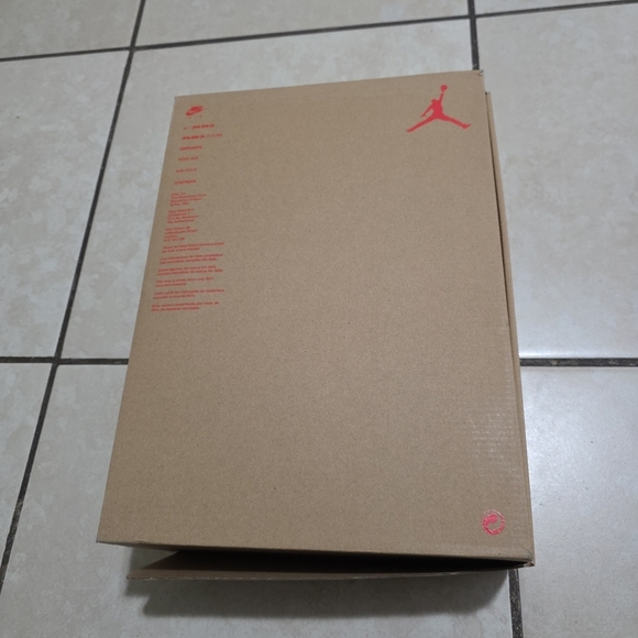 Empty Shoe Box - Picture 5 of 7